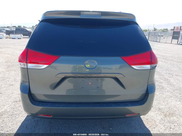 2014 Toyota Sienna Le V6 8 Passenger მანქანა იყიდება აუქციონზე, vin: 5TDKK3DC9ES507072, აუქციონის ნომერი: 45154605