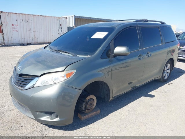 2014 Toyota Sienna Le V6 8 Passenger მანქანა იყიდება აუქციონზე, vin: 5TDKK3DC9ES507072, აუქციონის ნომერი: 45154605