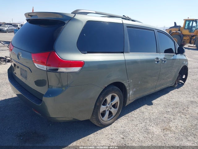 2014 Toyota Sienna Le V6 8 Passenger მანქანა იყიდება აუქციონზე, vin: 5TDKK3DC9ES507072, აუქციონის ნომერი: 45154605
