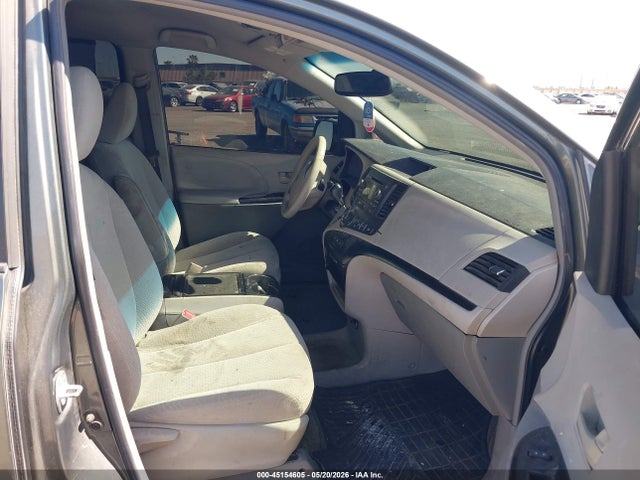 2014 Toyota Sienna Le V6 8 Passenger მანქანა იყიდება აუქციონზე, vin: 5TDKK3DC9ES507072, აუქციონის ნომერი: 45154605