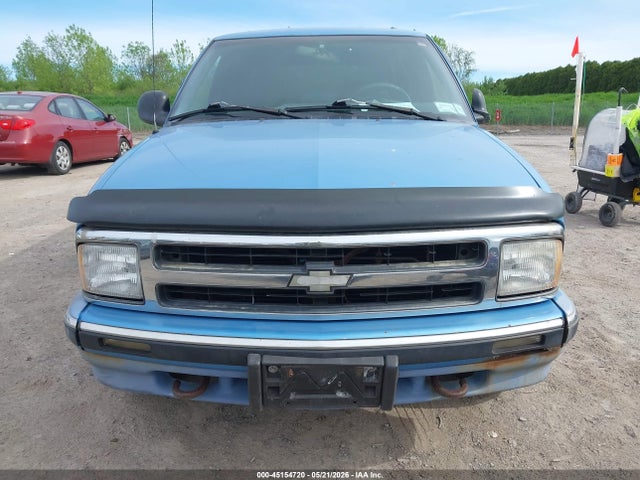 1997 Chevrolet Blazer Ls მანქანა იყიდება აუქციონზე, vin: 1GNDT13W2VK181913, აუქციონის ნომერი: 45154720