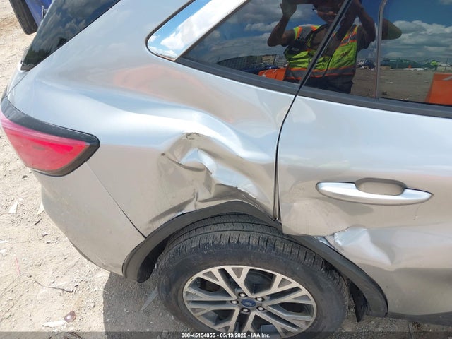 1FMCU0CZ0MUA29696 Ford Escape Sel Hybrid