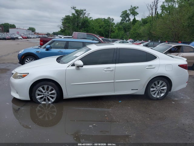 45155031 :رقم المزاد ، JTHBW1GG6D2028667 vin ، 2013 Lexus Es 300h مزاد بيع