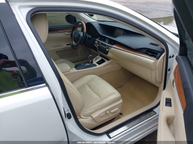 45155031 :رقم المزاد ، JTHBW1GG6D2028667 vin ، 2013 Lexus Es 300h مزاد بيع