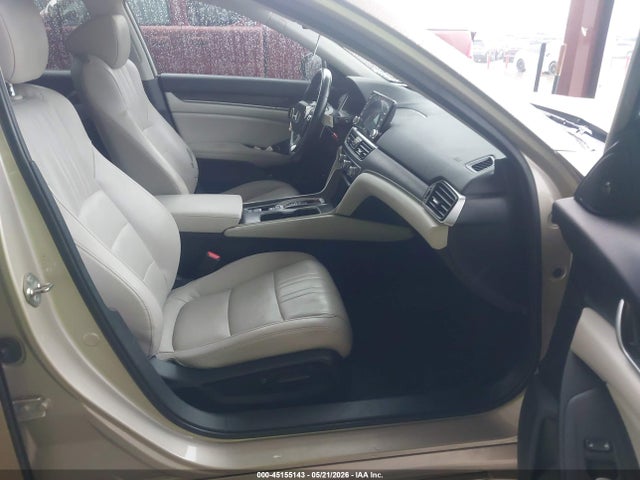 1HGCV3F95JA017069 Honda Accord Hybrid Touring