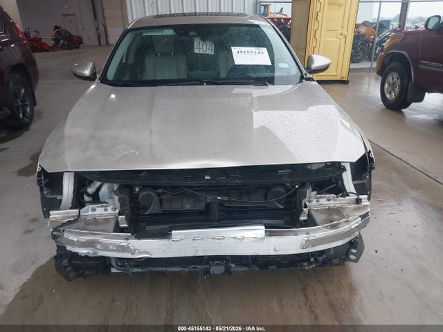1HGCV3F95JA017069 Honda Accord Hybrid Touring
