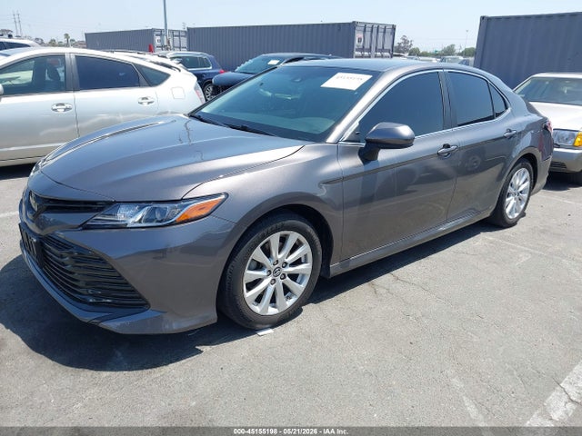 4T1B11HK2JU511233 Toyota CAMRY LE