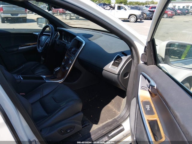 Продаж на аукціоні авто 2015 Volvo Xc60 T5 Platinum, vin: YV440MDM3F2757197, номер лоту: 45155244