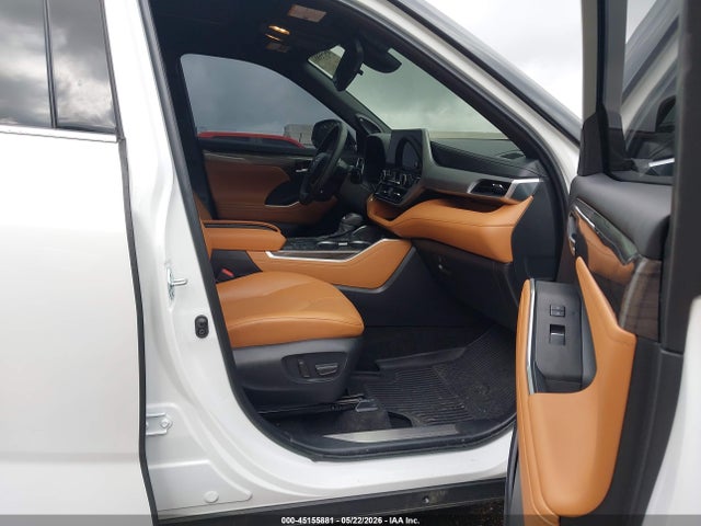 Toyota Highlander Hybrid Platinum 2025 5TDEBRCH3SS664122 Image 5