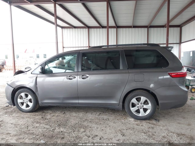 2016 Toyota Sienna Le 8 Passenger მანქანა იყიდება აუქციონზე, vin: 5TDKK3DC5GS741647, აუქციონის ნომერი: 45155929