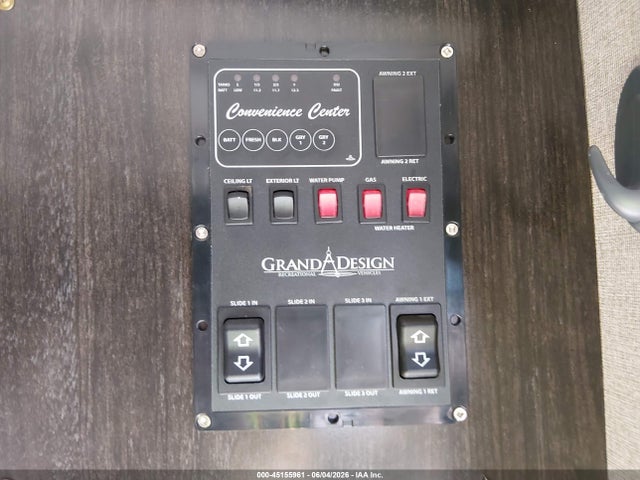 45155961 :رقم المزاد ، 573TE2825J5501091 vin ، 2018 Grand Desi Imagine مزاد بيع