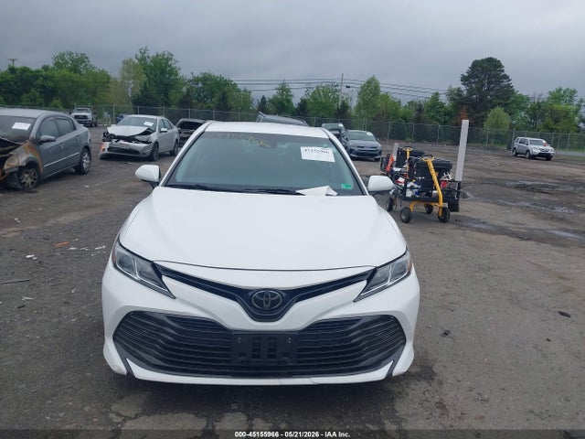 Продажа на аукционе авто 2018 Toyota Camry Le, vin: 4T1B11HK3JU503660, номер лота: 45155966