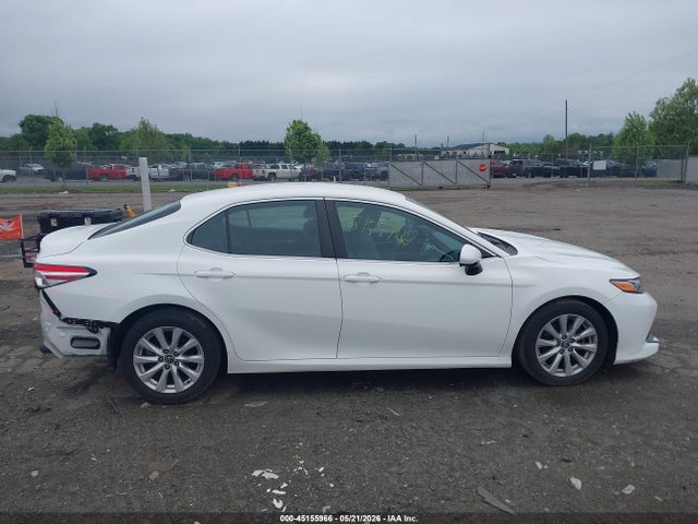 Продажа на аукционе авто 2018 Toyota Camry Le, vin: 4T1B11HK3JU503660, номер лота: 45155966