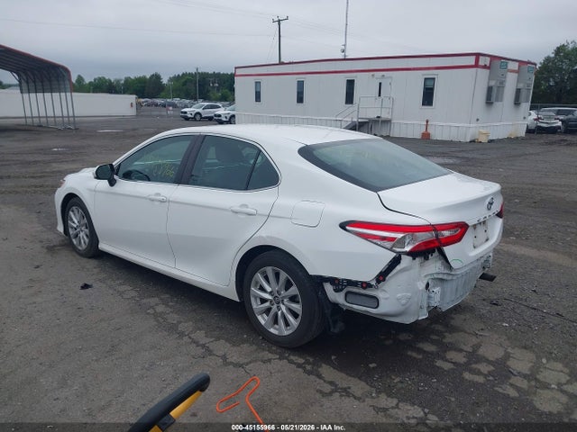 Продажа на аукционе авто 2018 Toyota Camry Le, vin: 4T1B11HK3JU503660, номер лота: 45155966