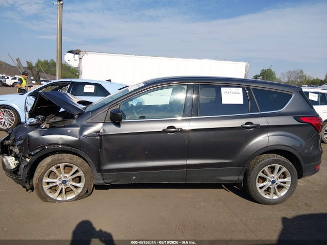 2019 Ford Escape Se მანქანა იყიდება აუქციონზე, vin: 1FMCU9GD7KUC09144, აუქციონის ნომერი: 45156044