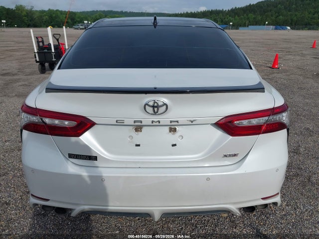 45156236 :رقم المزاد ، 4T1B61HK6JU119504 vin ، 2018 Toyota Camry Xse مزاد بيع