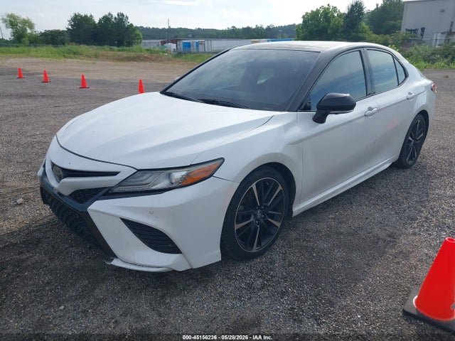 45156236 :رقم المزاد ، 4T1B61HK6JU119504 vin ، 2018 Toyota Camry Xse مزاد بيع