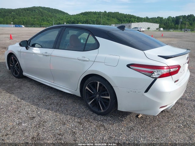 45156236 :رقم المزاد ، 4T1B61HK6JU119504 vin ، 2018 Toyota Camry Xse مزاد بيع