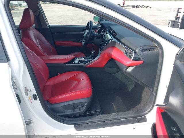 45156236 :رقم المزاد ، 4T1B61HK6JU119504 vin ، 2018 Toyota Camry Xse مزاد بيع