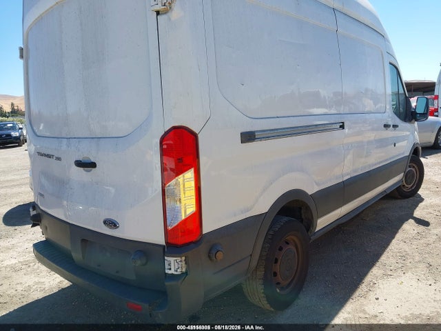 1FTNR2XG3FKA94124 Ford Transit-250