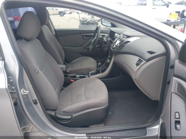 Продажа на аукционе авто 2016 Hyundai Elantra Se, vin: 5NPDH4AE1GH680029, номер лота: 45156561