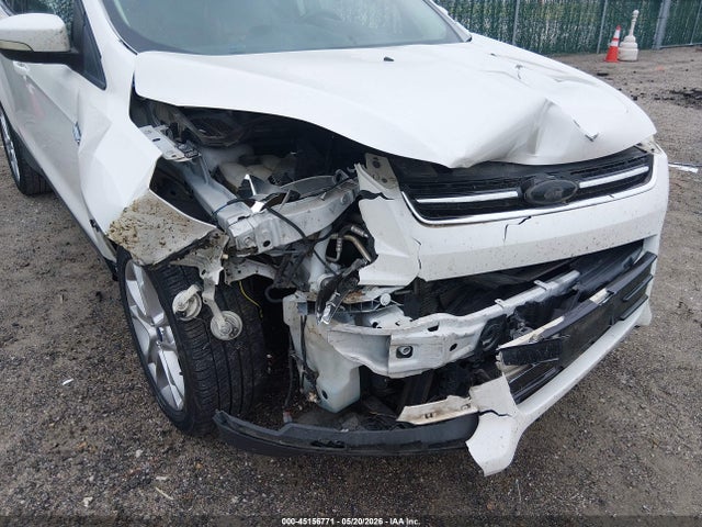 1FMCU0JX7FUA67172 Ford Escape Titanium