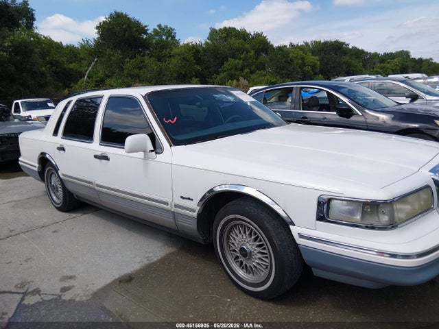 Aukcja sprzedaży 1997 Lincoln Town Car Signature, vin: 1LNLM82W0VY637279, numer aukcji: 45156905