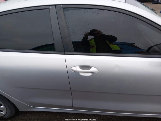 45156919 :رقم المزاد ، 3KPA24AB7JE079911 vin ، 2018 Kia Rio S مزاد بيع
