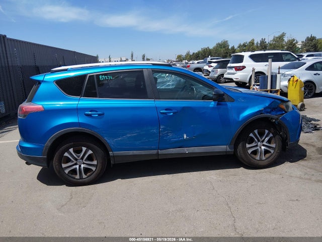 2T3ZFREV5GW274279 Toyota RAV4 LE