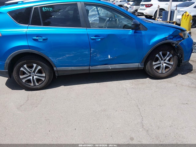2T3ZFREV5GW274279 Toyota RAV4 LE