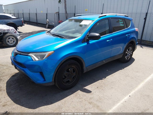 2T3ZFREV5GW274279 Toyota RAV4 LE