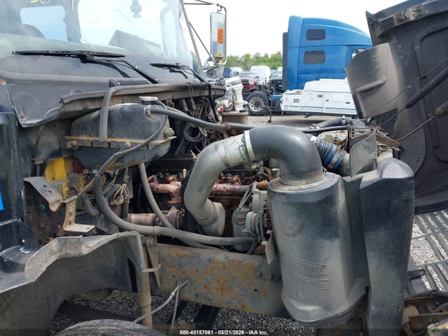 45157061 :رقم المزاد ، 1FV3GFBC0YHG33461 vin ، 2000 Freightliner Medium Conventional Fl60 مزاد بيع