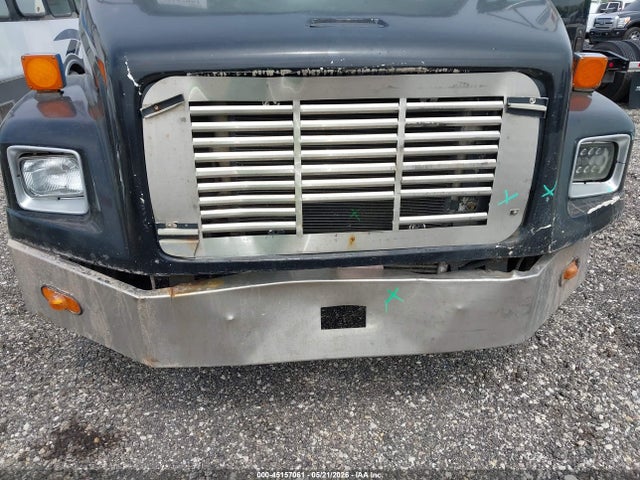 45157061 :رقم المزاد ، 1FV3GFBC0YHG33461 vin ، 2000 Freightliner Medium Conventional Fl60 مزاد بيع