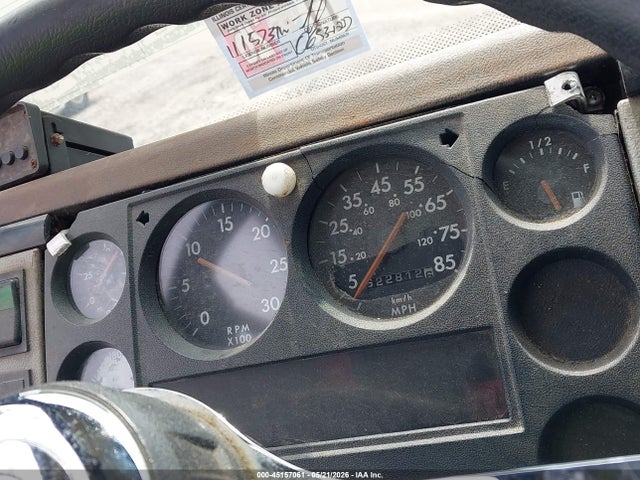 45157061 :رقم المزاد ، 1FV3GFBC0YHG33461 vin ، 2000 Freightliner Medium Conventional Fl60 مزاد بيع