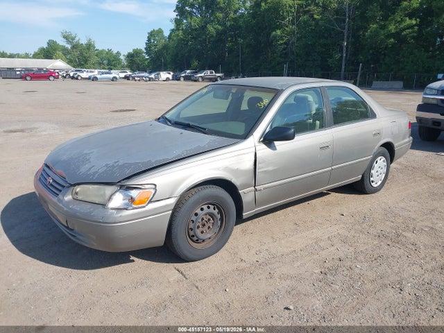 1998 Toyota Camry Le მანქანა იყიდება აუქციონზე, vin: JT2BG22K1W0219694, აუქციონის ნომერი: 45157123