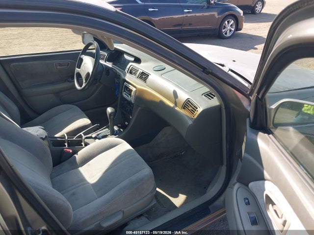 1998 Toyota Camry Le მანქანა იყიდება აუქციონზე, vin: JT2BG22K1W0219694, აუქციონის ნომერი: 45157123