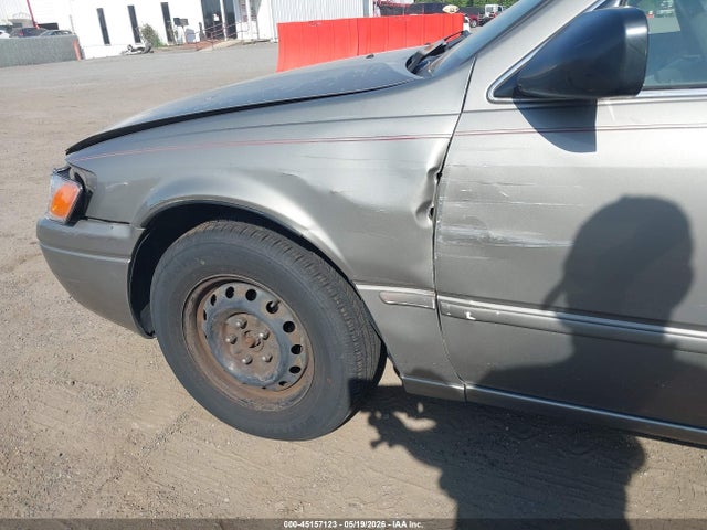 1998 Toyota Camry Le მანქანა იყიდება აუქციონზე, vin: JT2BG22K1W0219694, აუქციონის ნომერი: 45157123