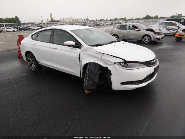 Продаж на аукціоні авто 2015 Chrysler 200 S, vin: 1C3CCCBB7FN555872, номер лоту: 45157312