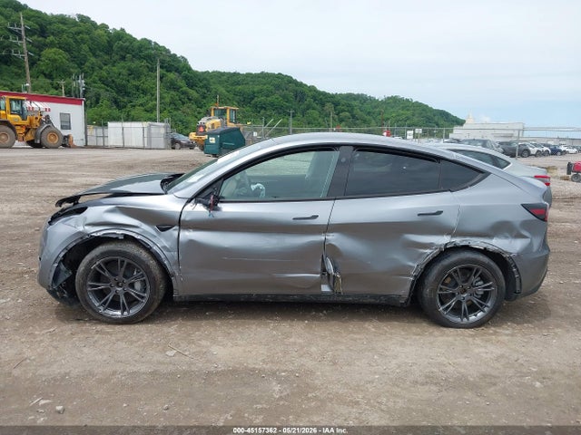 Auction sale of the 2025 Tesla Model Y Long Range Dual Motor All-wheel Drive, vin: 7SAYGDEE6SF249050, lot number: 45157362