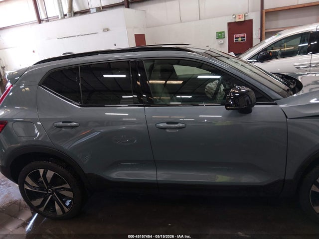 Продаж на аукціоні авто 2023 Volvo Xc40 B5 Plus Dark Theme, vin: YV4L12UW4P2061965, номер лоту: 45157454