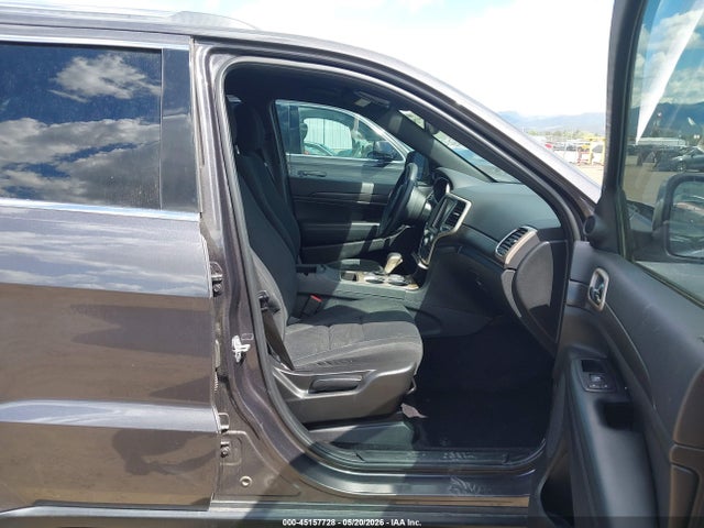 Продаж на аукціоні авто 2017 Jeep Grand Cherokee Laredo 4x4, vin: 1C4RJFAG3HC665844, номер лоту: 45157728