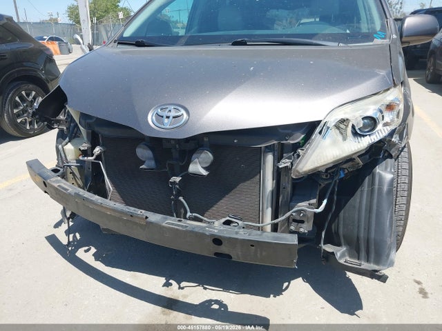 Продаж на аукціоні авто 2013 Toyota Sienna Xle V6 8 Passenger, vin: 5TDYK3DC6DS290928, номер лоту: 45157880