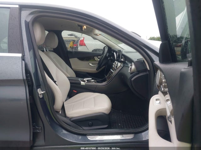 2015 Mercedes-benz C 300 მანქანა იყიდება აუქციონზე, vin: 55SWF4JB0FU045139, აუქციონის ნომერი: 45157895