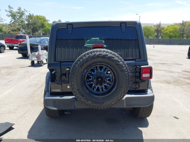 1C4HJXDG1JW147720 Jeep Wrangler Unlimited Sport S 4x4