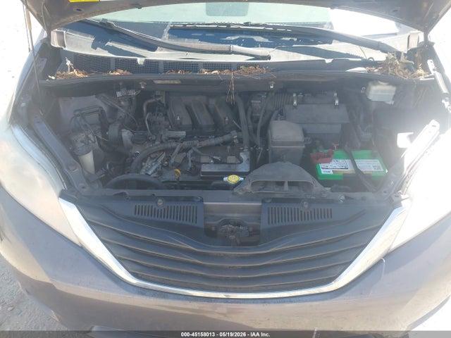 45158013 :رقم المزاد ، 5TDJK3DC1BS022920 vin ، 2011 Toyota Sienna Le مزاد بيع
