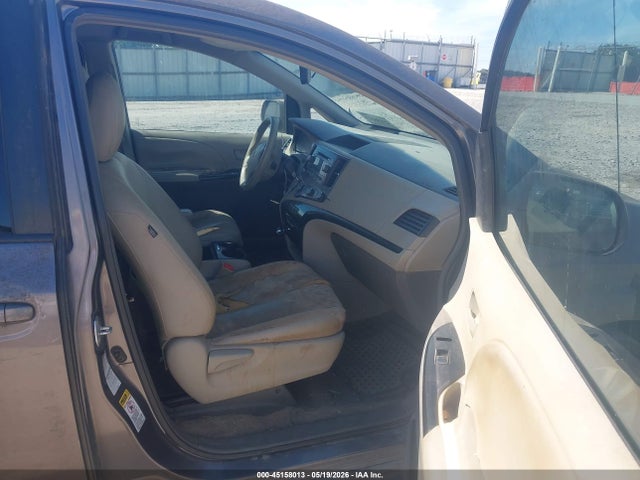 45158013 :رقم المزاد ، 5TDJK3DC1BS022920 vin ، 2011 Toyota Sienna Le مزاد بيع