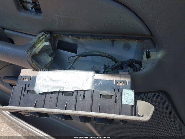 45158096 :رقم المزاد ، 1GNEC13Z14R293526 vin ، 2004 Chevrolet Tahoe Ls مزاد بيع