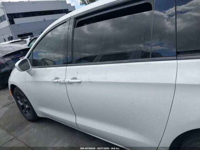 2C4RC1FG6LR282129 Chrysler Pacifica Touring