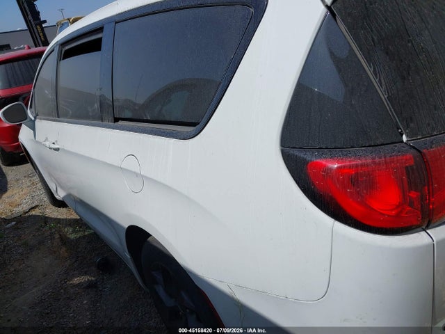 2C4RC1FG6LR282129 Chrysler Pacifica Touring
