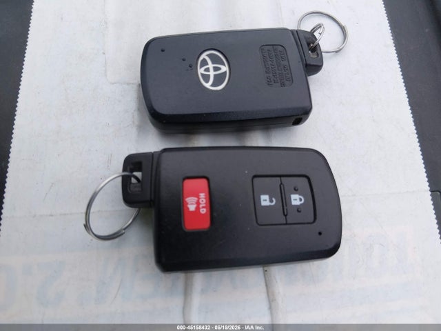 45158432 :رقم المزاد ، JTDKDTB37D1551340 vin ، 2013 Toyota Prius C Three مزاد بيع